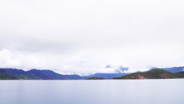 高原湖畔