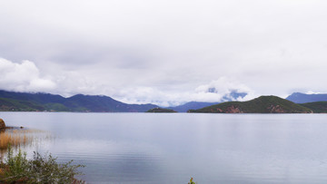 高原湖畔