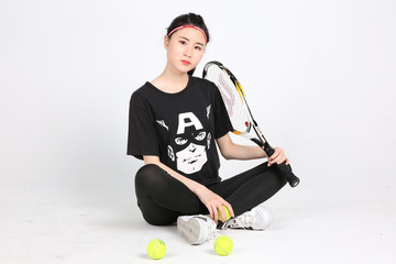 年轻女孩网球运动