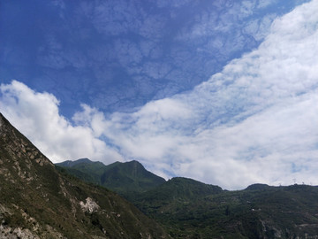 蓝天高山