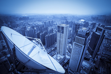 城市上空的卫星网络接收机