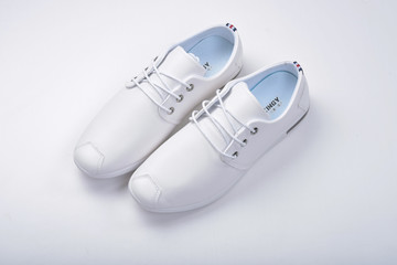 白色鞋子