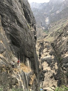 徒步虎跳峡 户外运动 大峡谷