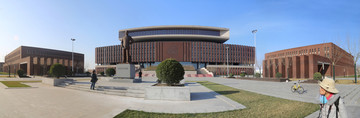 南开大学新校区周总理雕塑全景