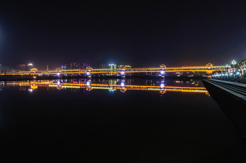 东岭 廊桥 夜景