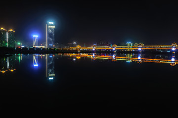 东岭 廊桥 夜景