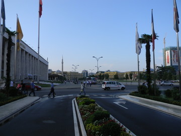 东欧阿尔巴尼亚首都街景