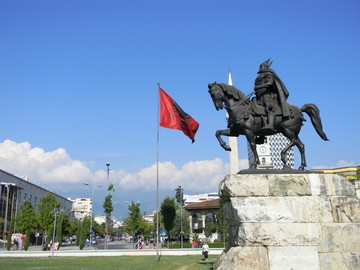 阿尔巴尼亚斯坎德培广场雕像