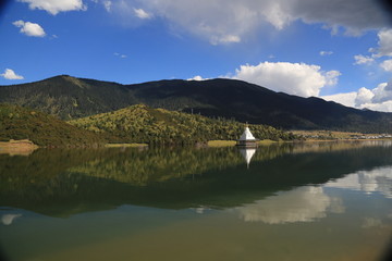 溪流 河流