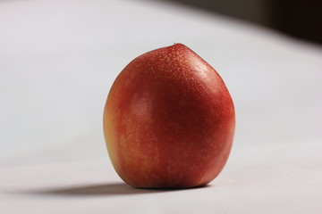 一个油桃