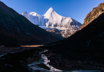 央迈勇 雪山