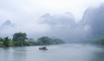 烟雨 水墨画