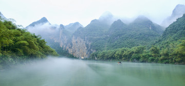 烟雨 水墨画