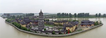 京杭大运河河心岛上的镇国寺