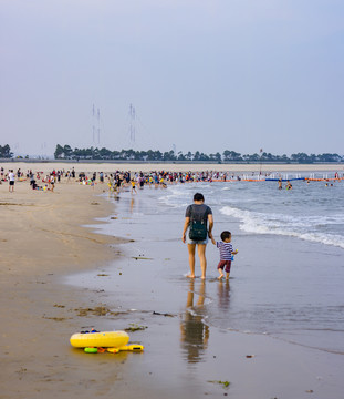 沙滩浴场