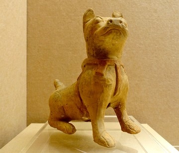 彩绘陶狗