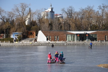 冬日溜冰场