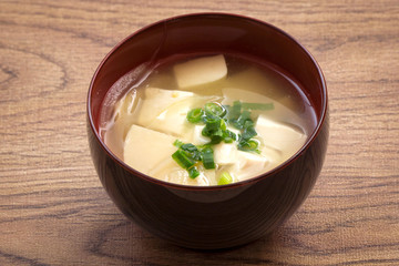 洋葱豆腐味增汤