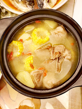 玉米土豆排骨汤
