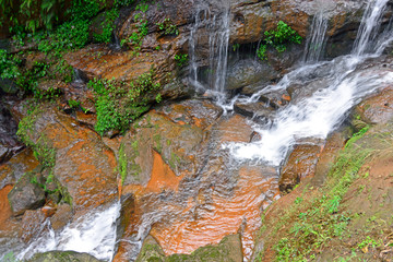 赤水燕子岩瀑布 山涧流水