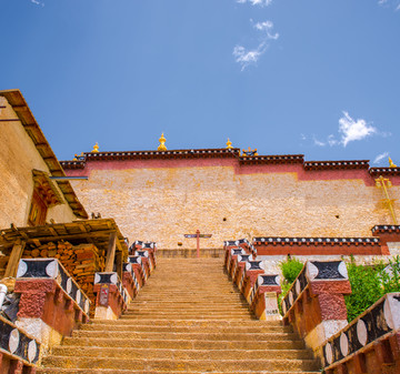 藏式寺庙台阶
