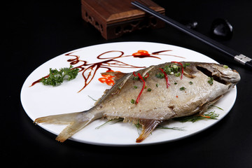 香煎黄立鲳