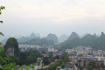 王城王府独秀峰