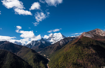 高原雪山