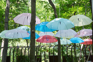 彩色雨伞装饰背景