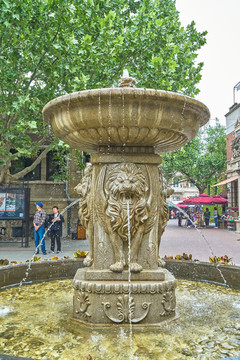 狮头造型喷泉