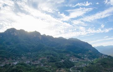 山岭 高山