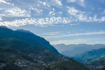 崇山峻岭 高山