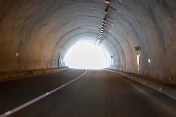 丘陵隧道