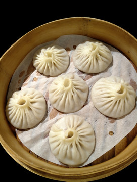 牛肉灌汤包