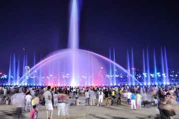 南昌秋水广场喷泉