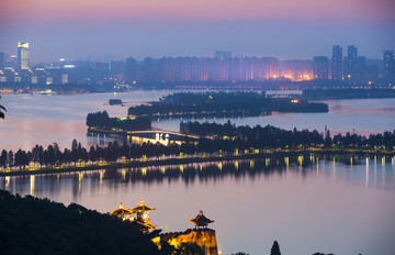 东湖绿道夜景