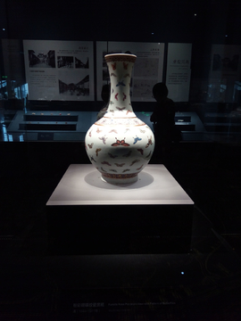 清代瓷瓶