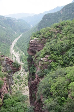 红石峡峡谷奇观