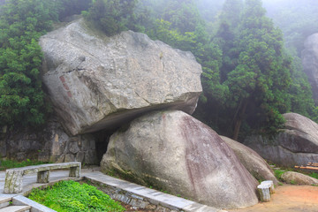 南岳衡山狮子岩