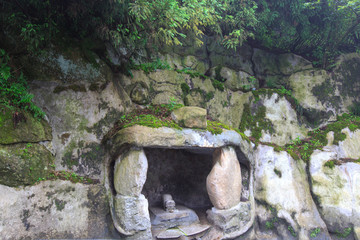 南岳衡山石头神龛