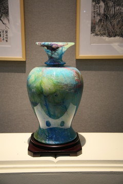 宝石花瓶