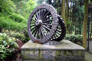 马车车轮雕塑