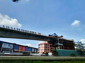 地铁建设 高空作业 高架桥