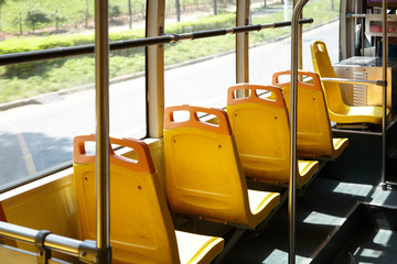 公交车座椅背面