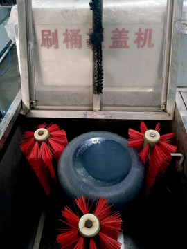 矿泉水桶清洁机