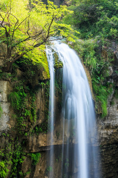 高山流瀑