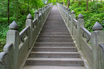 湖北武当山百步梯风光