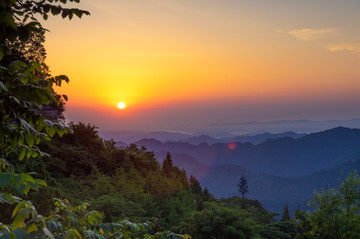 湖北武当山南岩日出风光