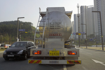 韩国街景 危化品车 特种车辆