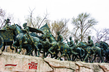 秦始皇出行椅兵队左侧雕塑